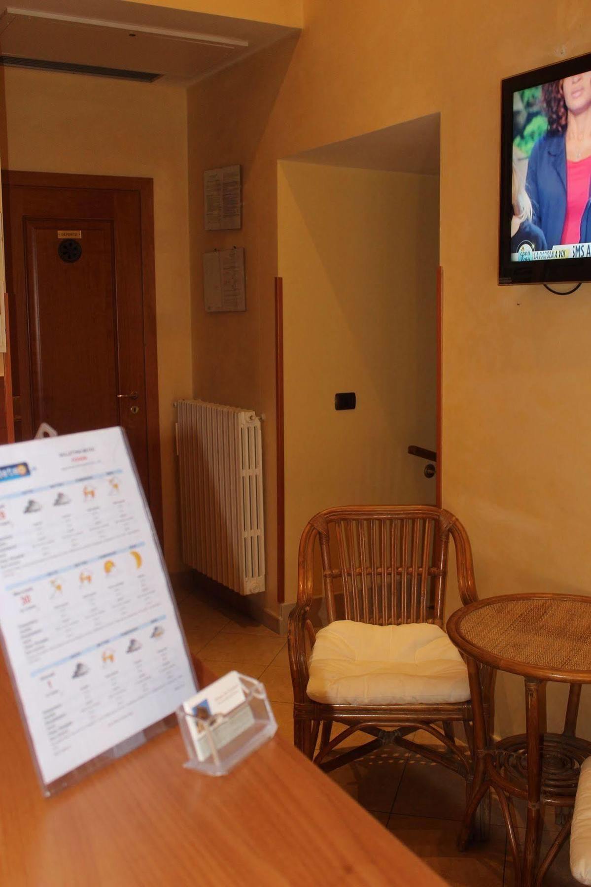 Albergo Ristorante Del Cacciatore Foggia Exterior foto