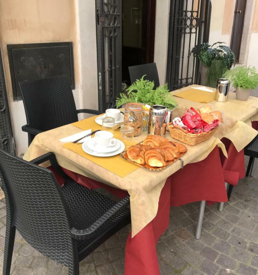Albergo Ristorante Del Cacciatore Foggia Exterior foto
